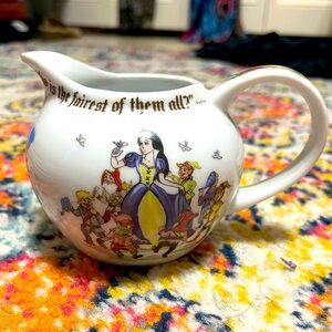 Snow White ceramic creamer cup